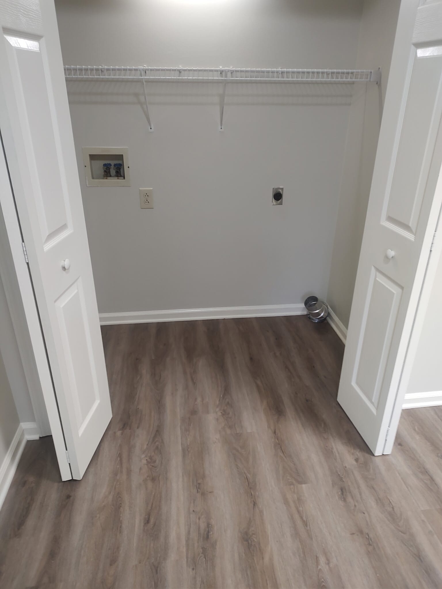 Building Photo - 210 W 17th St