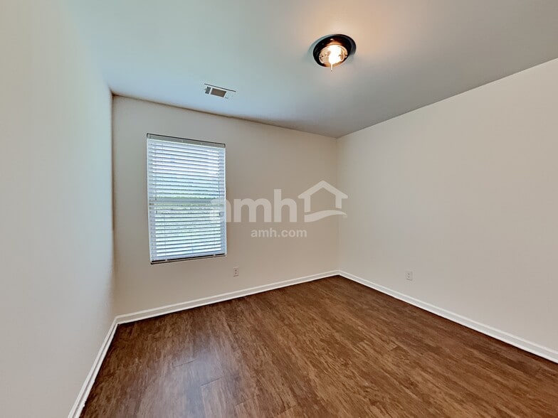 Building Photo - 350 Scotland Dr