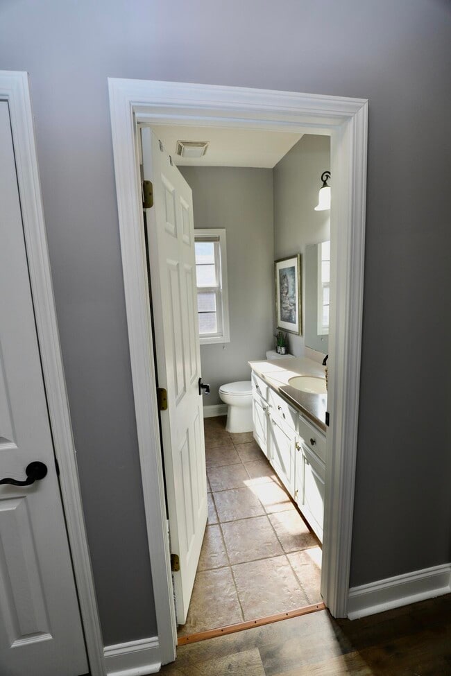 Building Photo - 1855 Beachforest Way