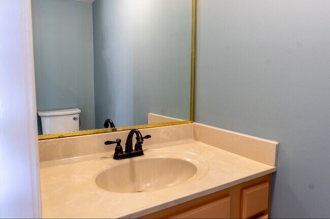 Building Photo - 50 Gossamer Ln