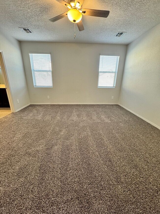 Building Photo - 771 Prairie Sage Ct SW