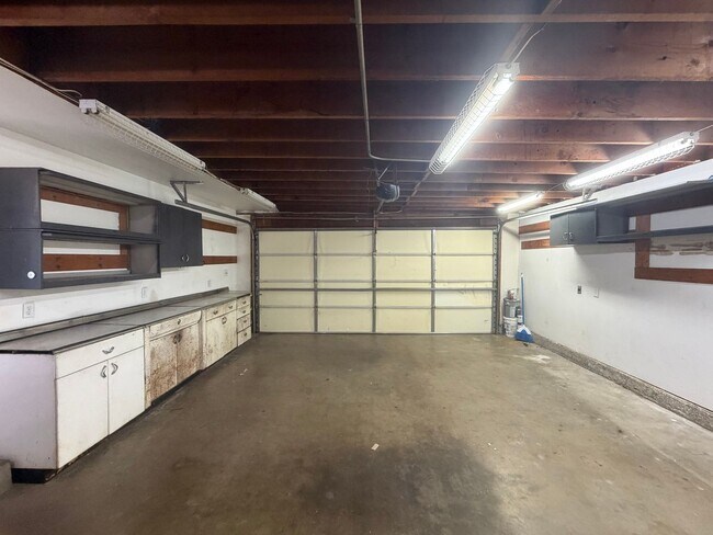 Building Photo - 8571 Onalaska Ave