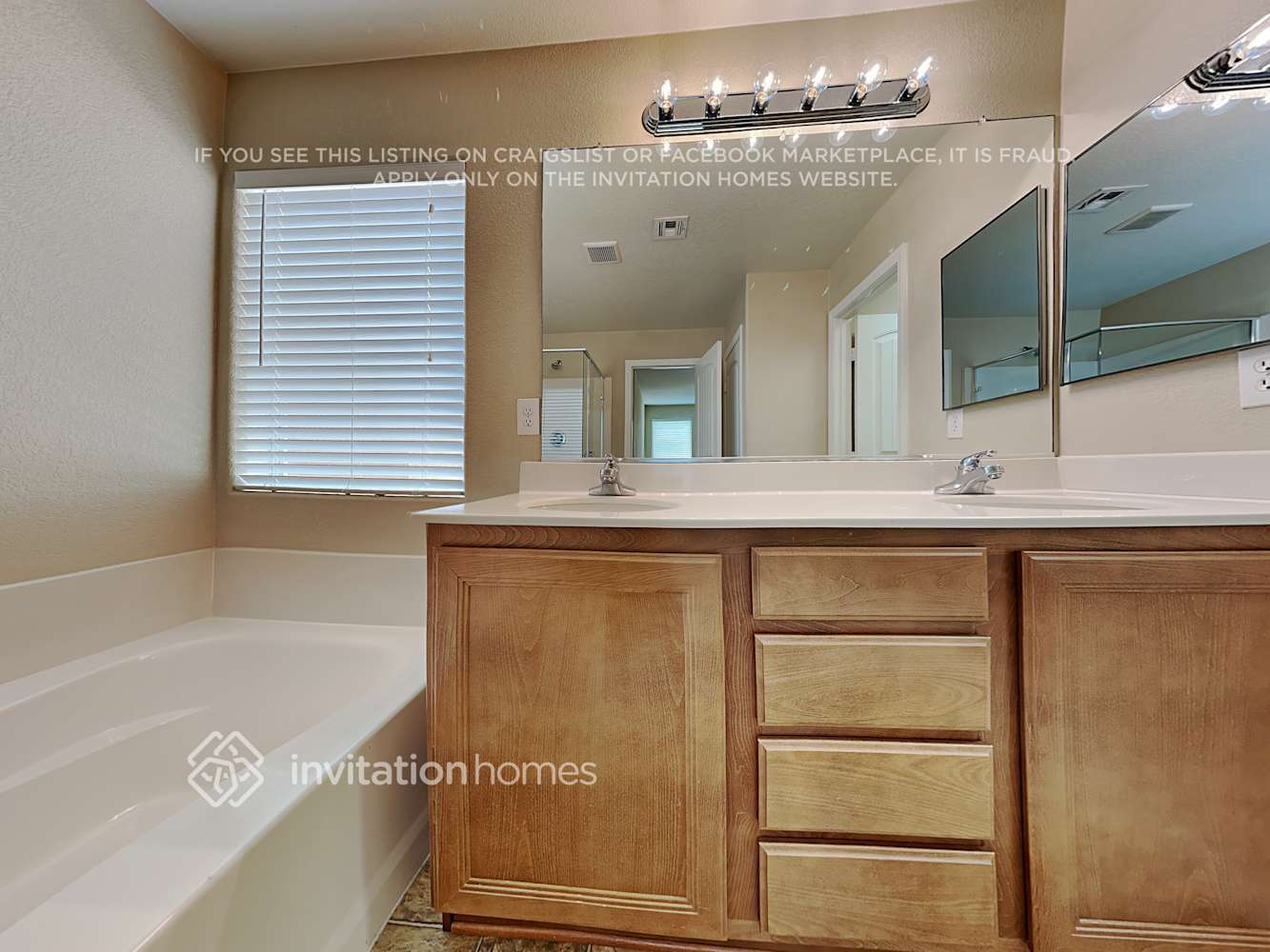 Building Photo - 9974 Ashland Oaks Ct