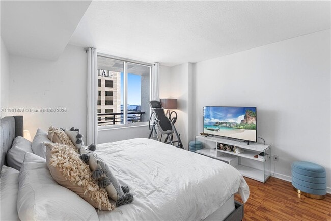 Building Photo - 335 S Biscayne Blvd