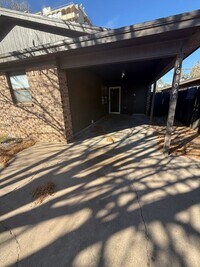 Building Photo - 1610 28th St