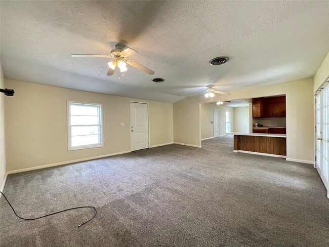 Building Photo - 140 Laurel St