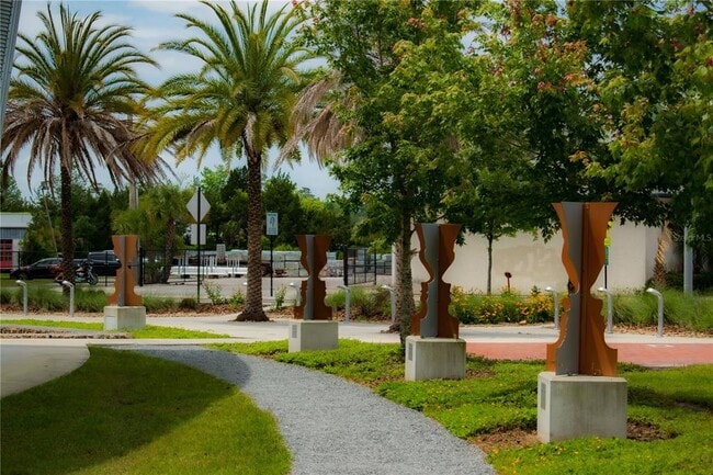 Building Photo - 211 SE 9 St