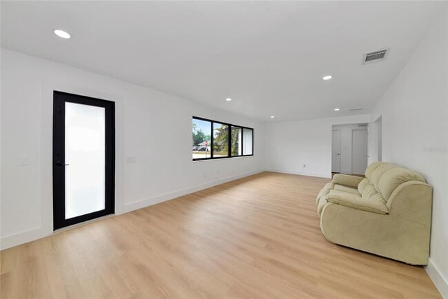 Building Photo - 2239 Worrington St