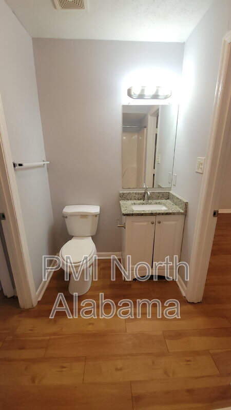 Building Photo - 1221 Grant St SE