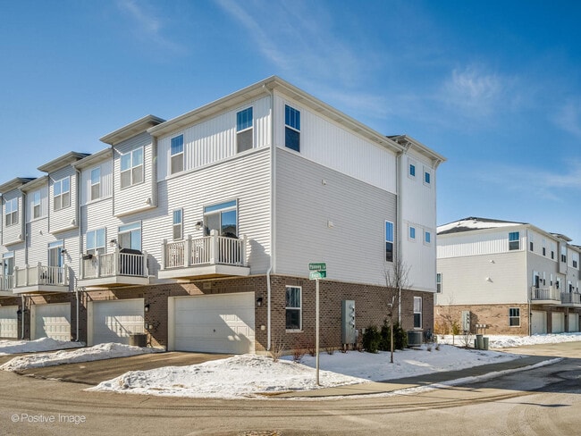 Building Photo - 1080 Bogart St