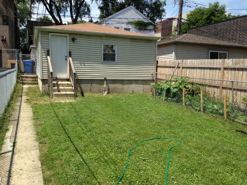 Building Photo - 1832 N Marshfield Ave