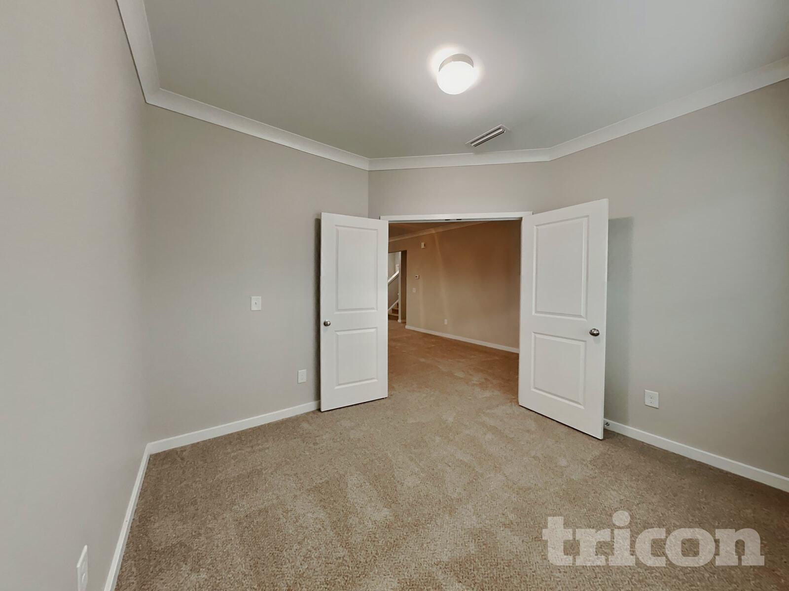 Building Photo - 513 Soaring St