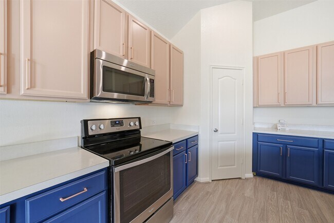 Building Photo - 8123 Cheyenne Hills Trail