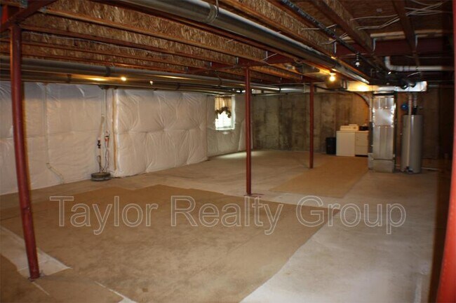 Building Photo - 14300 Waterside Ln