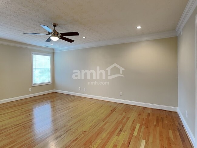 Building Photo - 2820 Wadley Ln