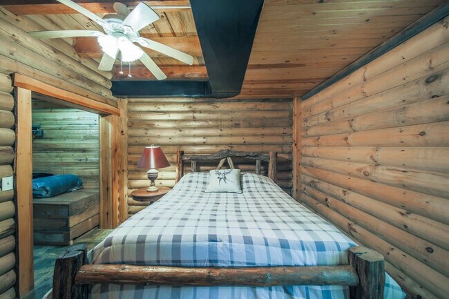 Building Photo - 195 Black Bear Dr