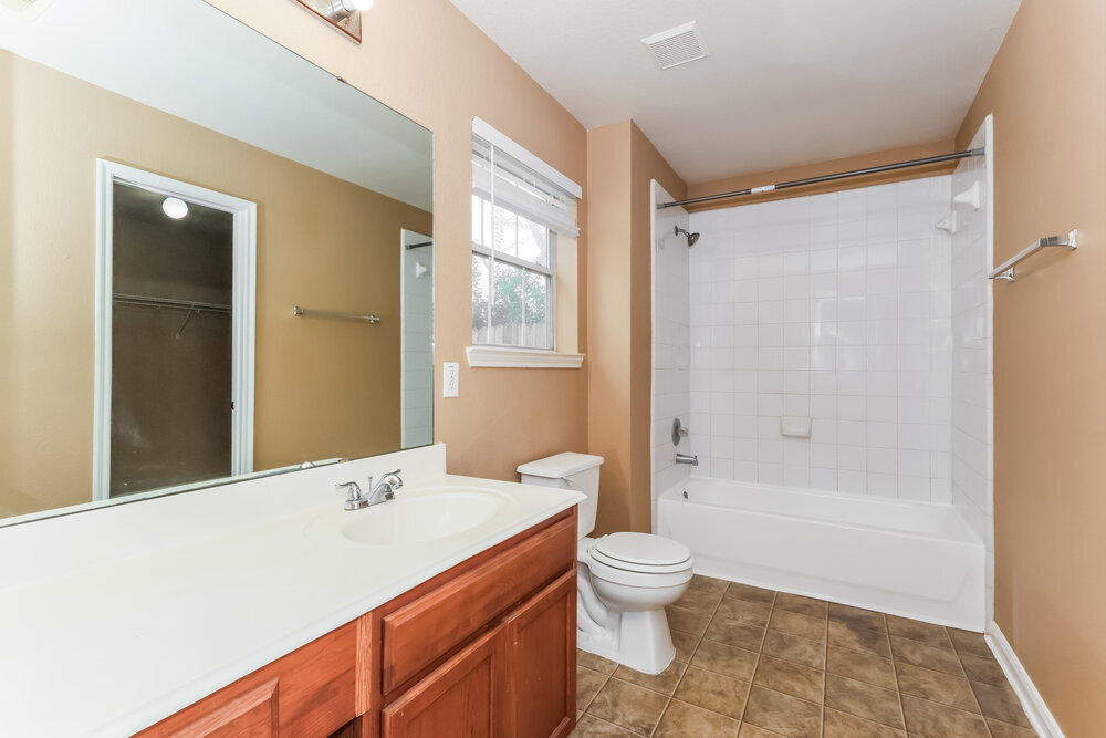 Building Photo - 22123 Greengate Dr