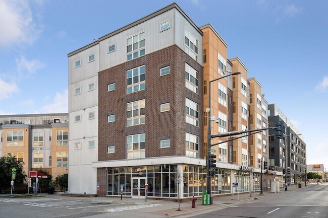 Building Photo - 2650 University Ave W