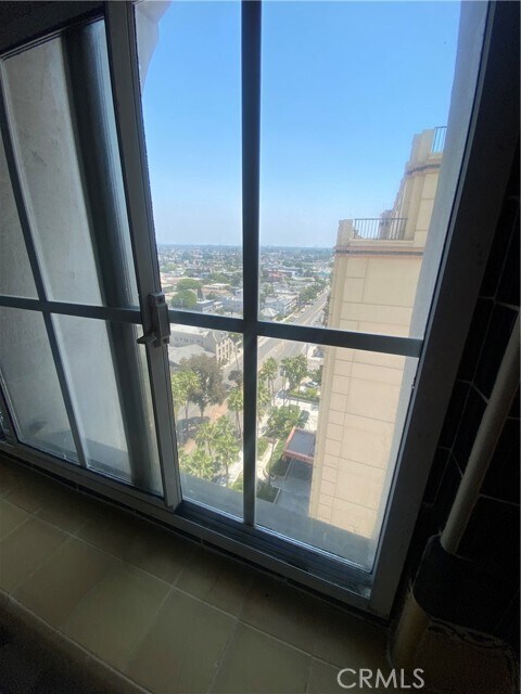 Building Photo - 800 E Ocean Blvd