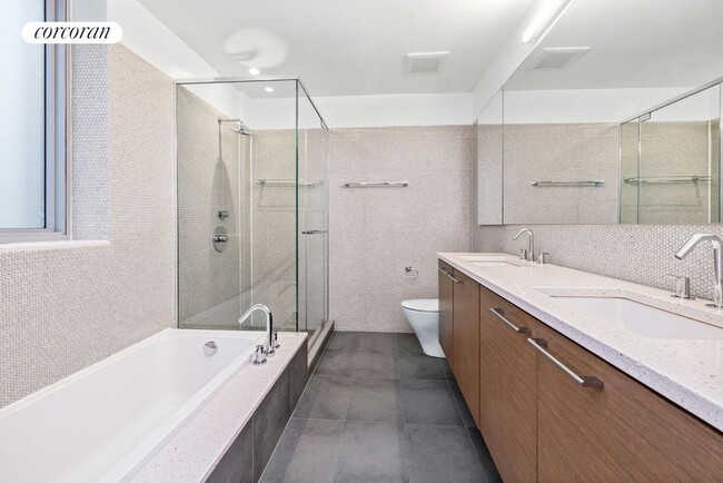 Building Photo - 210 W 96th St