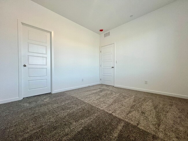 Building Photo - Stunning Newly Built 4-Bedroom, 3-Bathroom Home in Henderson