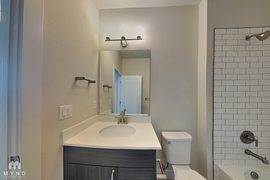 Building Photo - 10328 Milwaukee Cir