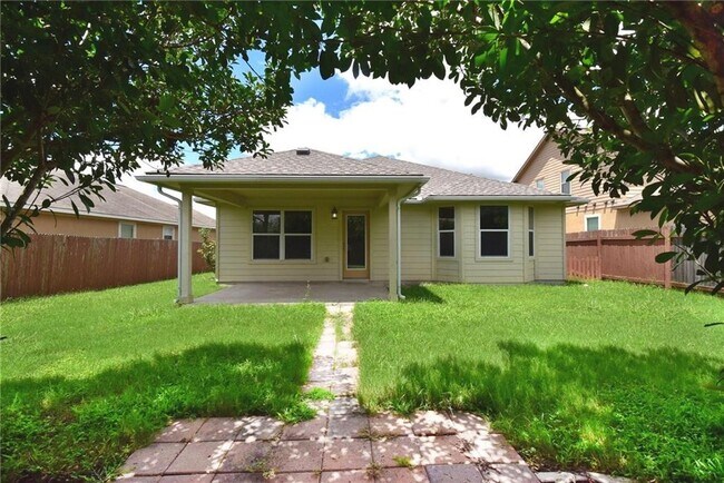 Building Photo - 17429 Bridgefarmer Blvd