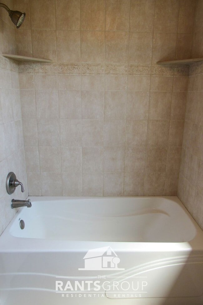 Building Photo - Spacious Single-Family Home in Olympia’s I...