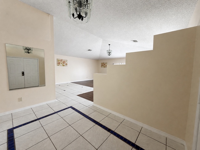 Building Photo - 1074 Universal Rest Pl