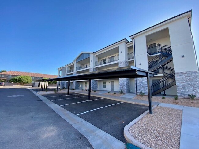 Building Photo - APARTMENT IN GREAT LOCATION FOR RENT!