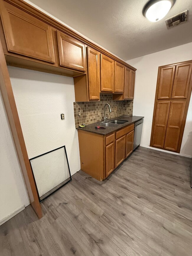 Building Photo - 309 W Maple Branch Way