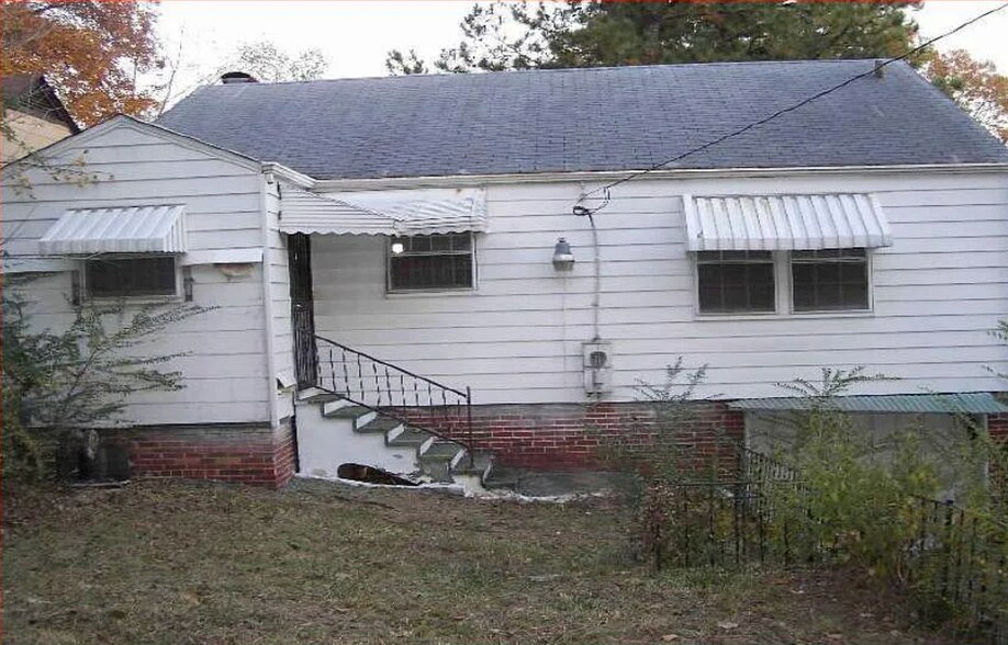 Building Photo - 3118 Avenue Q