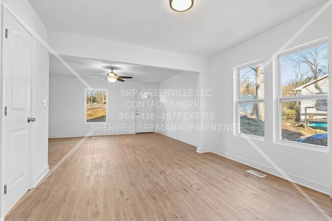 Building Photo - MOVE IN SPECIAL!! 1/2 OFF FIRST MONTHS REN...