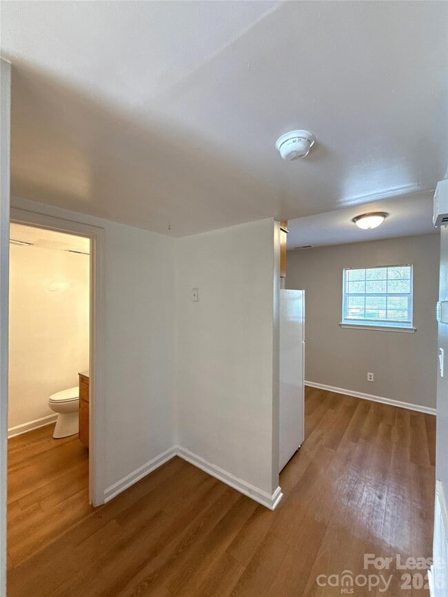 Building Photo - 409 Hawley Ave