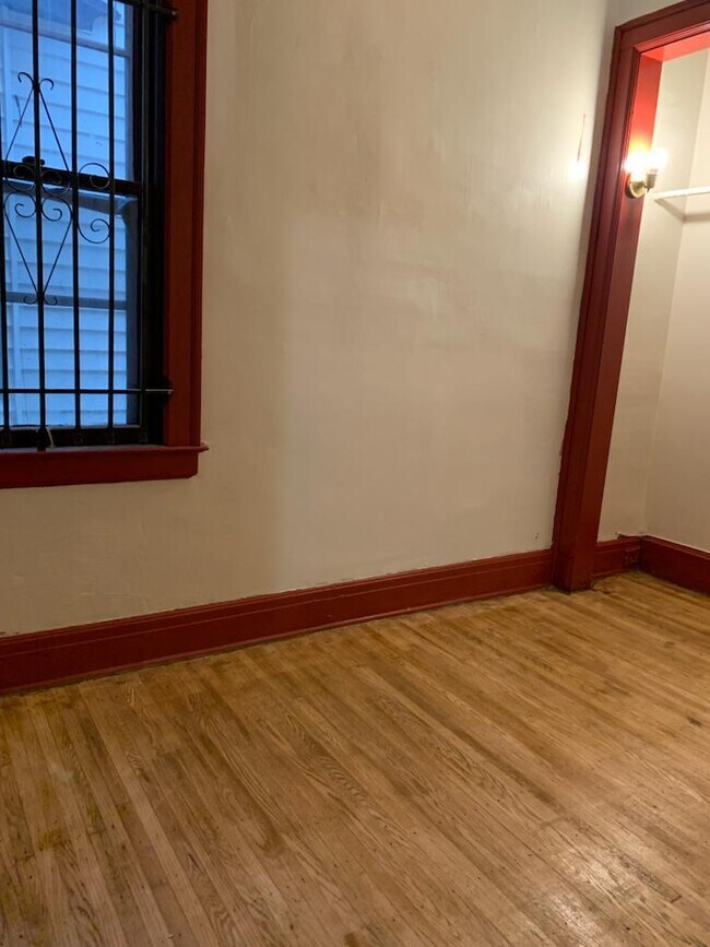 Building Photo - 415 Winslow Ave