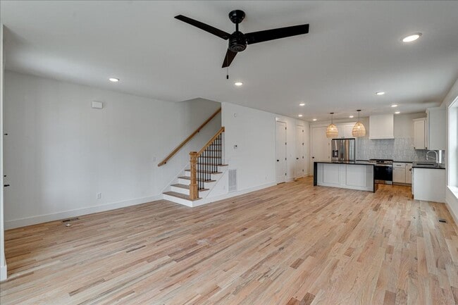 Building Photo - North Shore New Construction!