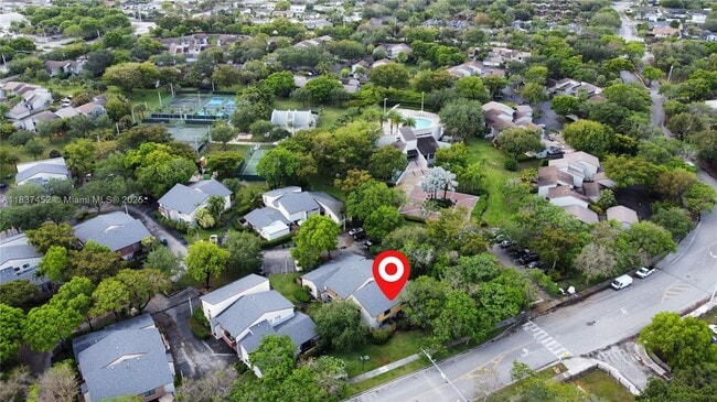 Building Photo - 10945 SW 113th Pl