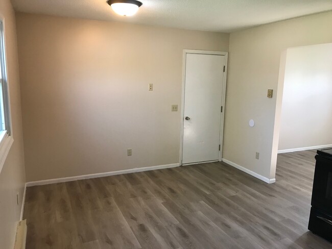 Building Photo - 551 Norris Ct