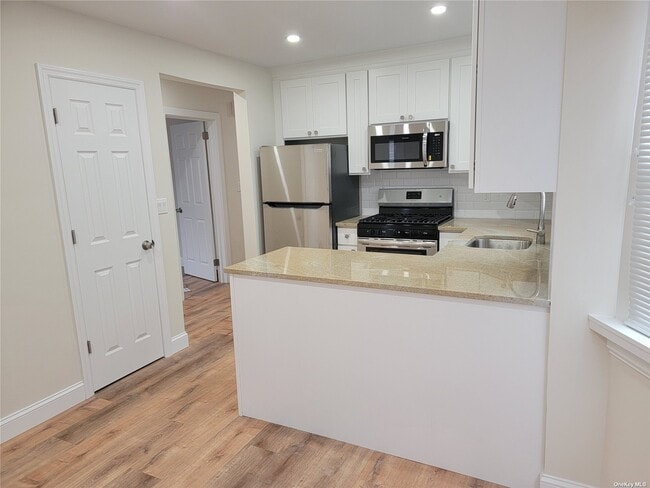 Building Photo - 2262 Centre Ave