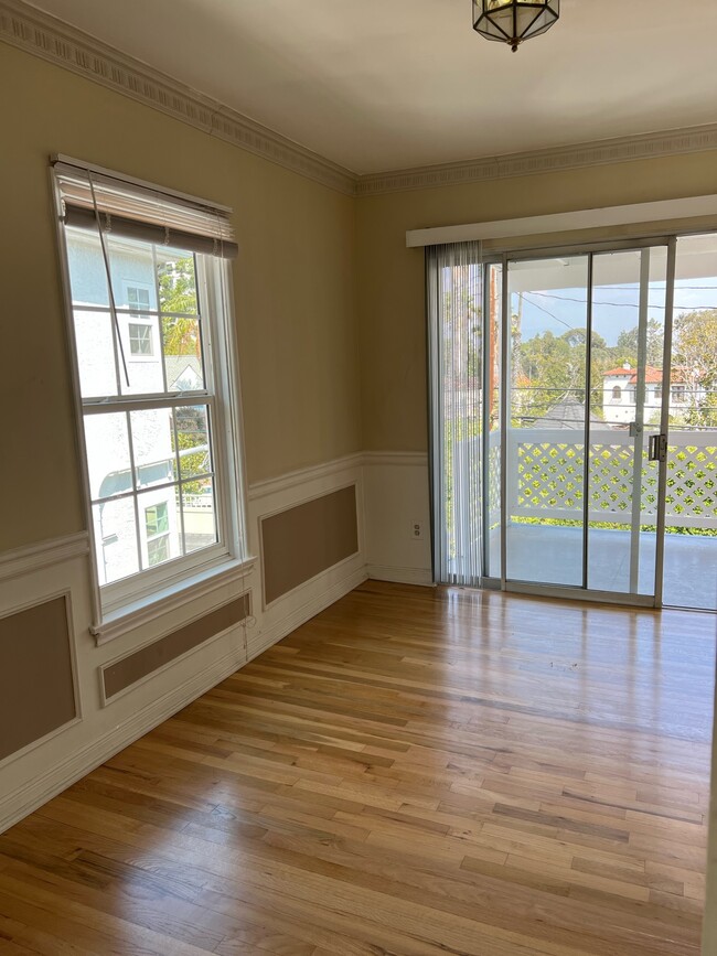 Dining Room with View - 1242 Devon Ave