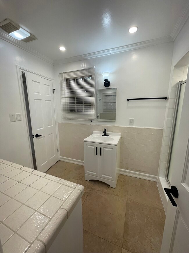 Building Photo - 11688 Bellagio Rd