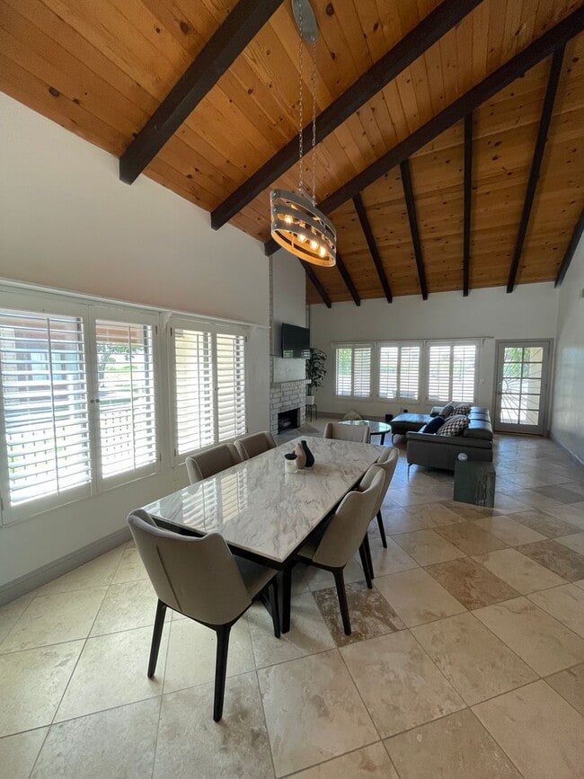 Building Photo - AVAILBLE NOW!! Fully Furnished Desert Gem!
