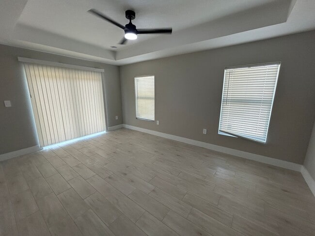 Building Photo - 1906 NW 21st Ave