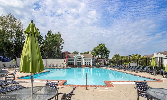 Building Photo - 1407 N Van Dorn St