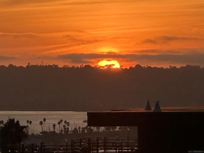 Building Photo - 230 W Laurel St