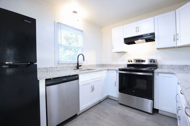 Building Photo - 5916 Camden Ave