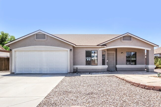 Building Photo - 8727 W Sierra Vista Dr