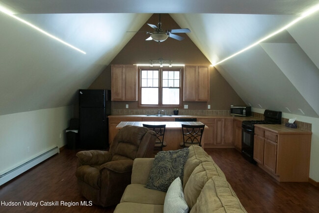 Building Photo - 1545 Leeds Athens Rd