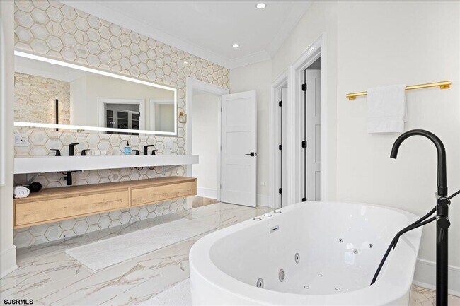 Building Photo - 31 Seaside Ct