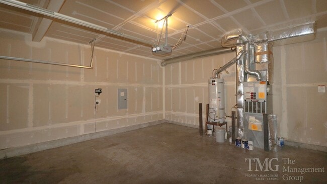 Building Photo - Beautiful 4-Bedroom Home with Custom Finishes & Thoughtful Layout